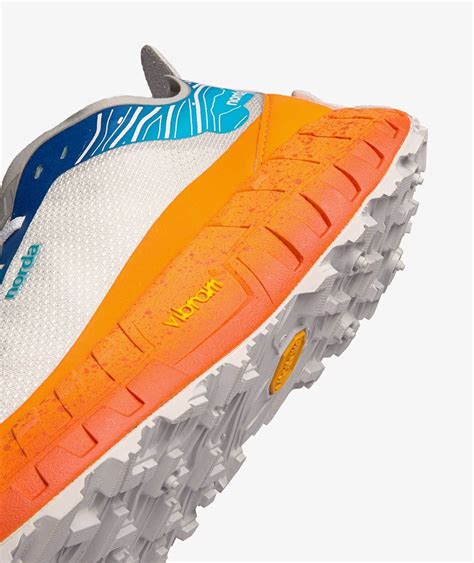 The 001 Rz Women's Trail Shoes